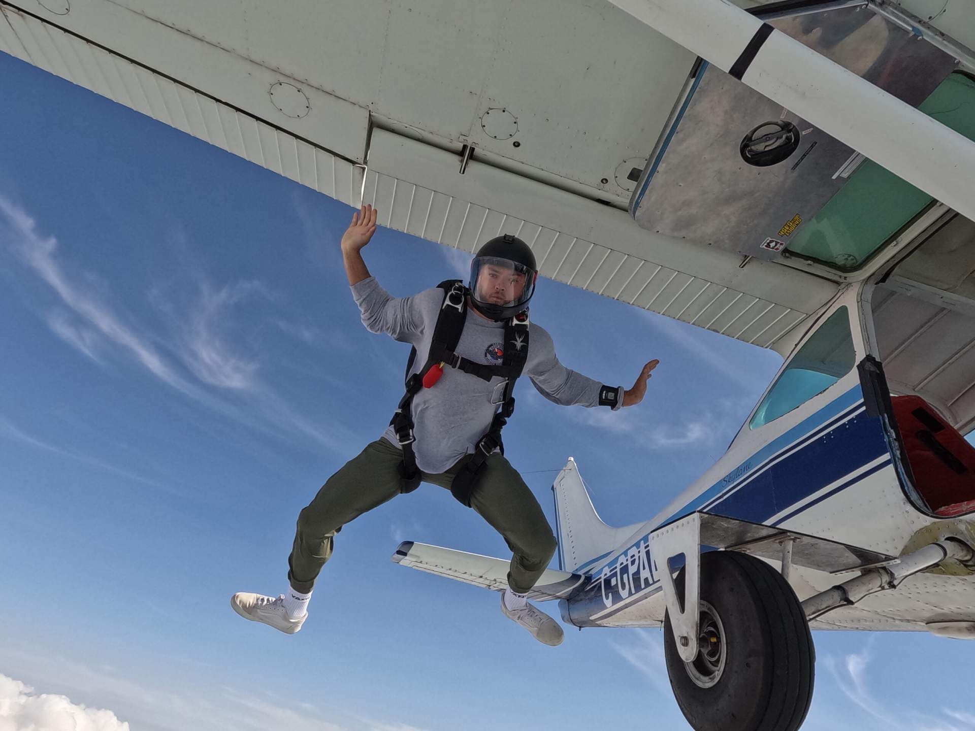 Skydivers at Skydive South Sask